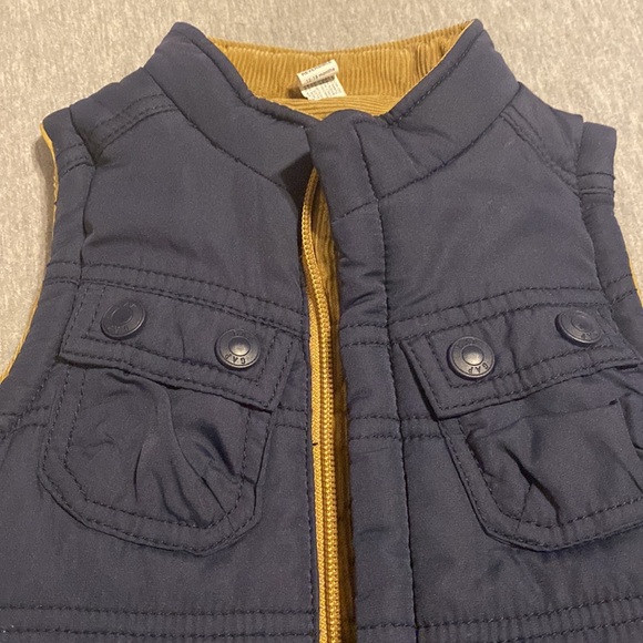 Gap Baby Boys Reversible Puffer Vest 12-18 mo - Picture 2 of 6